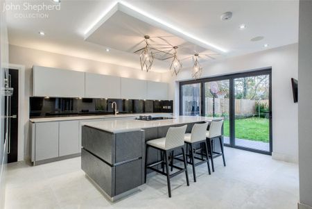 5 bedroom detached house to rent - Photo 2