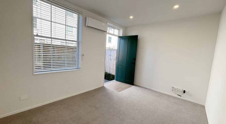 Waltham's Hidden Gem - Near new - Photo 5