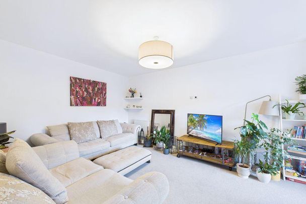 3 bedroom detached house to rent - Photo 1