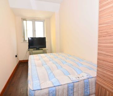 Room in a Shared Flat, Block Wharf, E14 - Photo 3