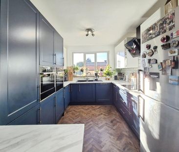 3 bedroom semi-detached house to rent - Photo 2