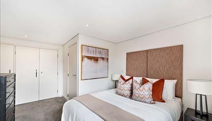 3 bedroom flat to rent - Photo 3