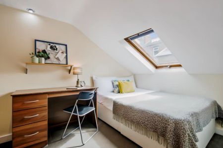 2 Bed 1 Bath - Photo 3