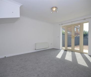 2 bedroom terraced house to rent - Photo 2
