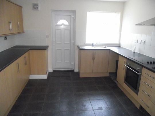 2 bedroom terraced house to rent - Photo 1