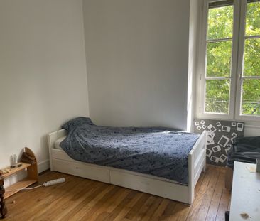 Location Appartement 3 pièces 52m² LYON 8ème - Photo 2