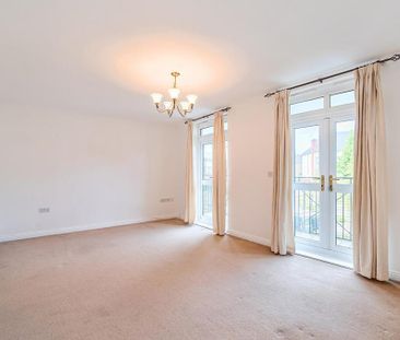 4 bedroom terraced house to rent - Photo 3