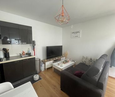 Location Appartement 2 pièces 31m² - Photo 2