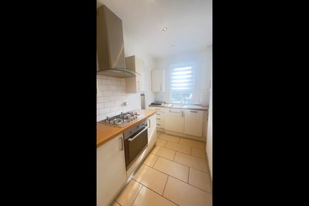 3 Bed Flat, Thornliebank, G46 - Photo 4