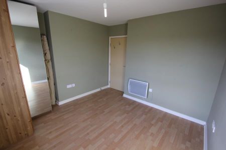 Centrium, Woking - 1 bedroomProperty for lettings - Seymours - Photo 4