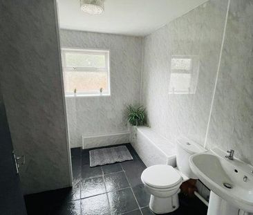 1 Beds - House share - - Photo 6