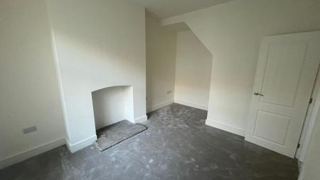 3 bedroom terraced house to rent - Photo 3