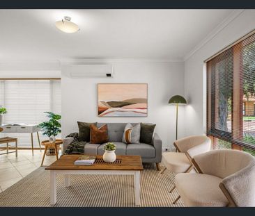 Spacious Townhouse with Exceptional Outdoor Entertaining - Photo 2