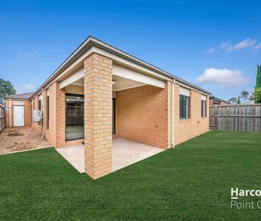 Modern Family Living in Prime Truganina - Photo 4