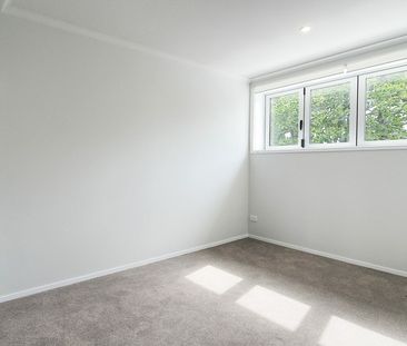 Spacious 2-Bedroom Apartment in Papakura - Water Included! - Photo 4