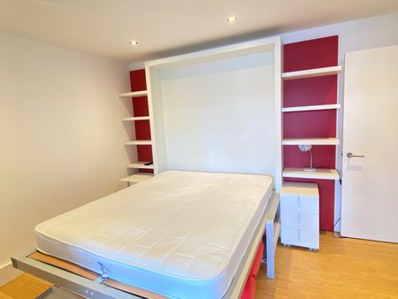 1 Bed Flat, Wapping High St, E1W - Photo 3