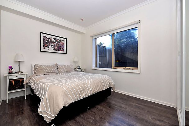 TWO BEDROOM GOUND FLOOR APARTMENT WITH COURTYARD - Photo 1