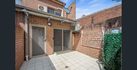 TOWNHOUSE IN SECURE COMPLEX - Photo 3