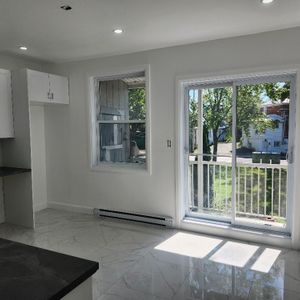 3 1/2 Rénové à Montréal-Nord - Photo 2