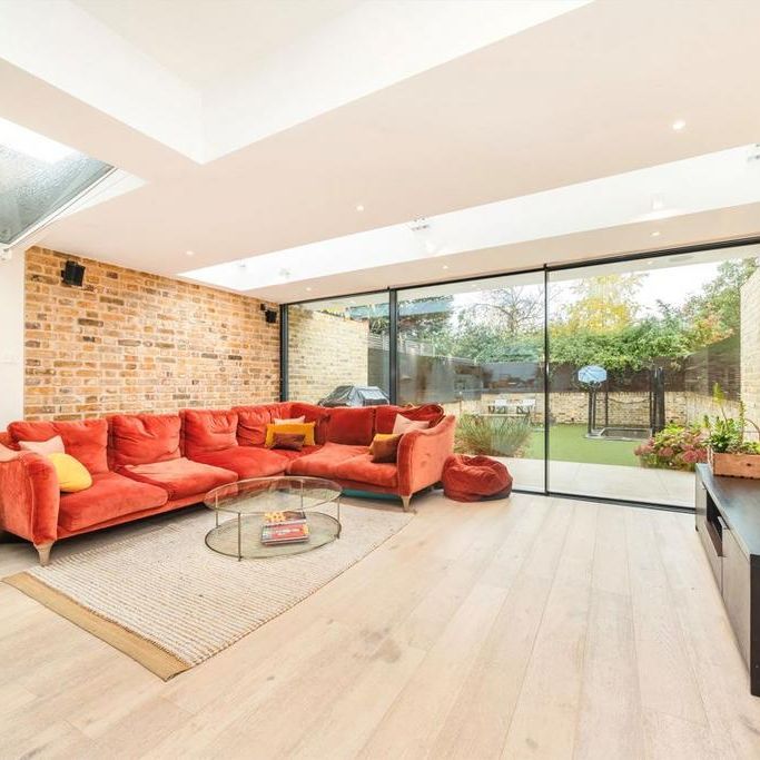 5 bedroom semi-detached house to rent - Photo 1