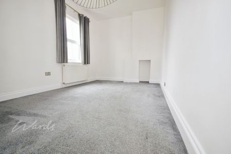 4 bedroom semi-detached house to rent - Photo 2