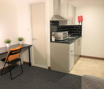 Studio to rent - Photo 5