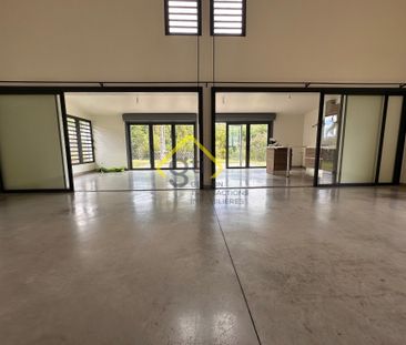 Location Maison 6 pièces 165m² LA MONTAGNE 97417 - Photo 2