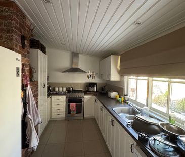 Cheltenham - Photo 2