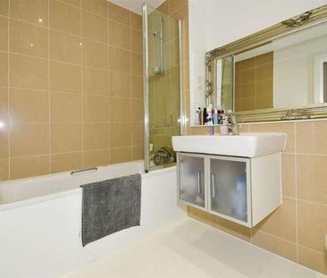 High Road, Buckhurst Hill, IG9 - Photo 2