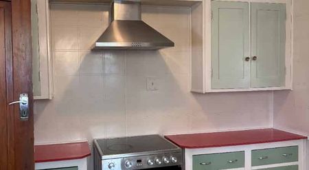 Plenty of space both indoors and out - Photo 3