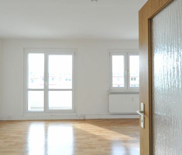 Frisch sanierte 4-Raum-Wohnung - ab Februar 2026 verfügbar! - Photo 1