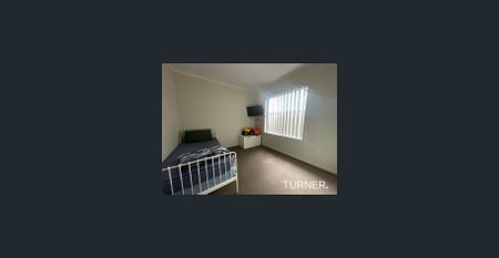 Lovely low maintenance home in quiet street - Photo 2