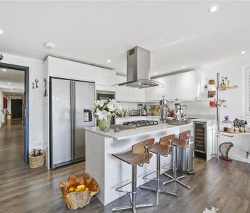 3 bedroom flat to rent - Photo 6