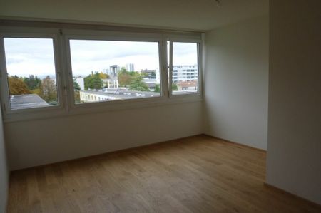In Reinach, nähe Mischelicenter, schöne 2.5-Maisonette-Wohnung zu vermieten - Photo 5