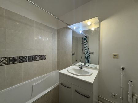 Location Appartement 3 pièces 69m² ST JEAN DE LA RUELLE 45140 - Photo 5