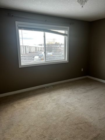 For Lease - 9 Admiral Crescent, Essa, Ontario - Photo 3