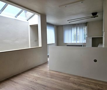 Woning met 5 slaapkamers, 2 badkamers, tuin en 2 garage's - Foto 5