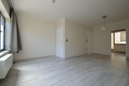 Verzorgd en betaalbaar duplexappartement met terras in het centrum van Bilzen - Foto 4