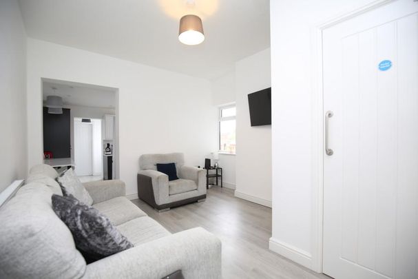 1 bedroom in a house share to rent - Photo 1