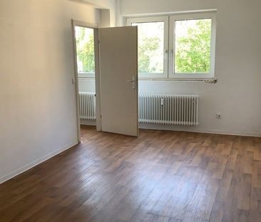 Gelegenheit: komplett renovierte 51 m² Wohnung ( 2 Zimmer) mit Balk... - Foto 5