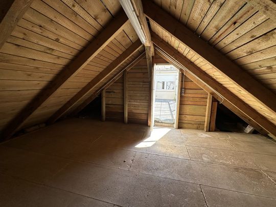 Großartige Dachgeschoßwohnung im Stadtzentrum mit Terrasse! - Photo 1