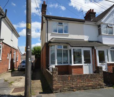 2 bedroom end of terrace house to rent - Photo 2