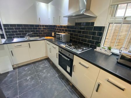 Room in a Shared House, Stanley Street, L7 - Photo 4