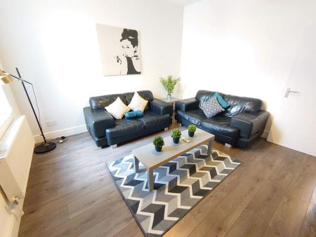 3 bedroom terraced house to rent - Photo 2