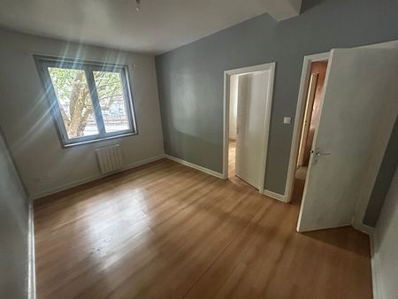 Location Appartement 4 pièces 90m² LILLE 59000 - Photo 5