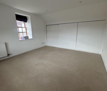 5 bedroom detached house to rent - Photo 4