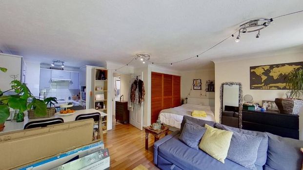 Studio to rent - Photo 1