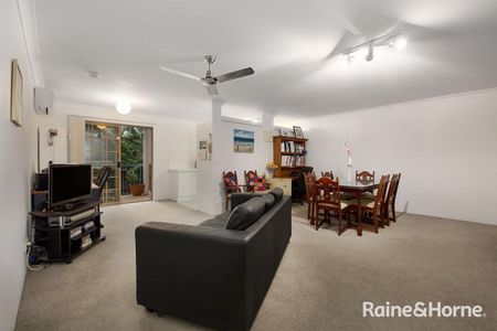 2/25 Payne Street, Indooroopilly, QLD 4068 - Photo 2