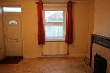 3 bedroom terraced house to rent - Photo 4