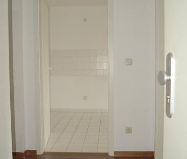 ** 2-Zimmer-Whg. mit 2 Balkonen und Wannenbad * Tiefgarage * Keller... - Photo 1